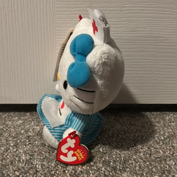 TY "ORIGINAL" Beanie Babies Sanrio Hello Kitty "I Love Japan" plush - Picture 2 of 3